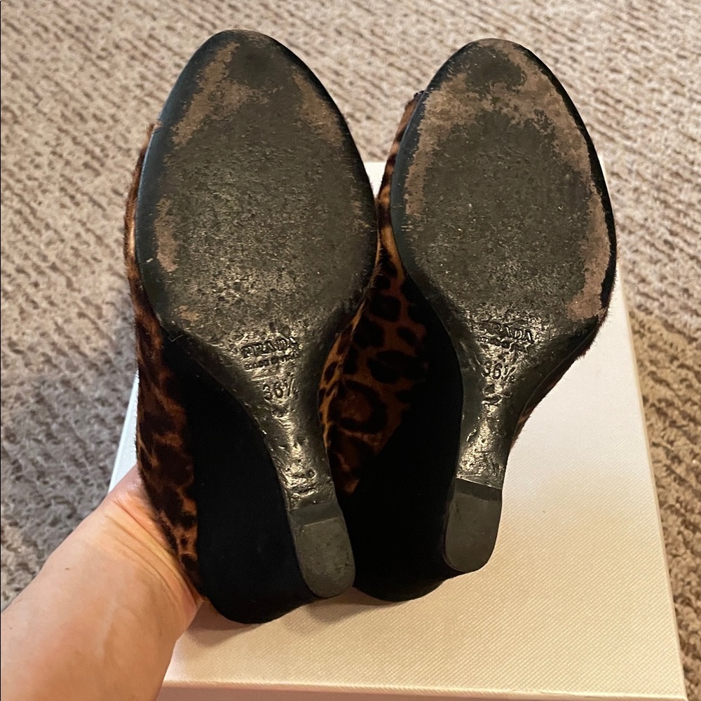 Prada Leopard Print Calf hair Peep toe Slide , Sz 6,5
Preowened . - Picture 4 of 4